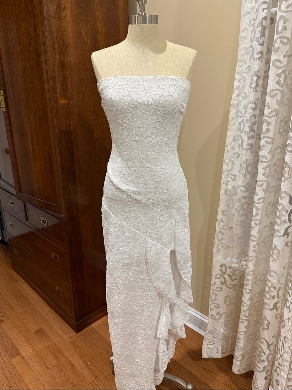 American Threads White Strapless Lace Ruffle Gown